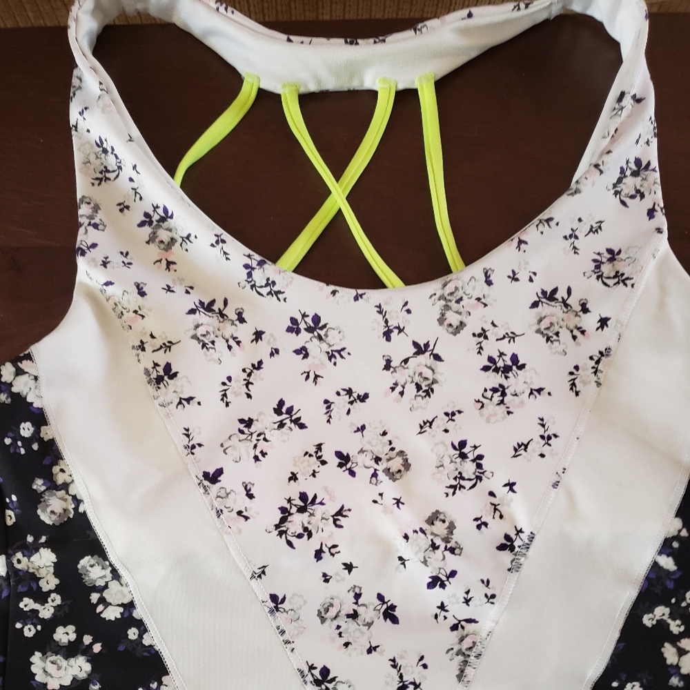 Victoria's Secret Pink Ultimate Sports Bra